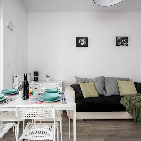 Апартаменти Prymasa Street Apartament Варшава Екстер'єр фото