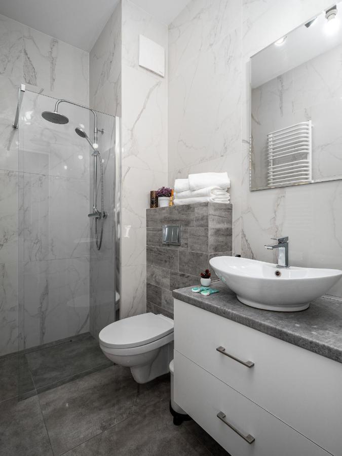 Апартаменти Prymasa Street Apartament Варшава Екстер'єр фото